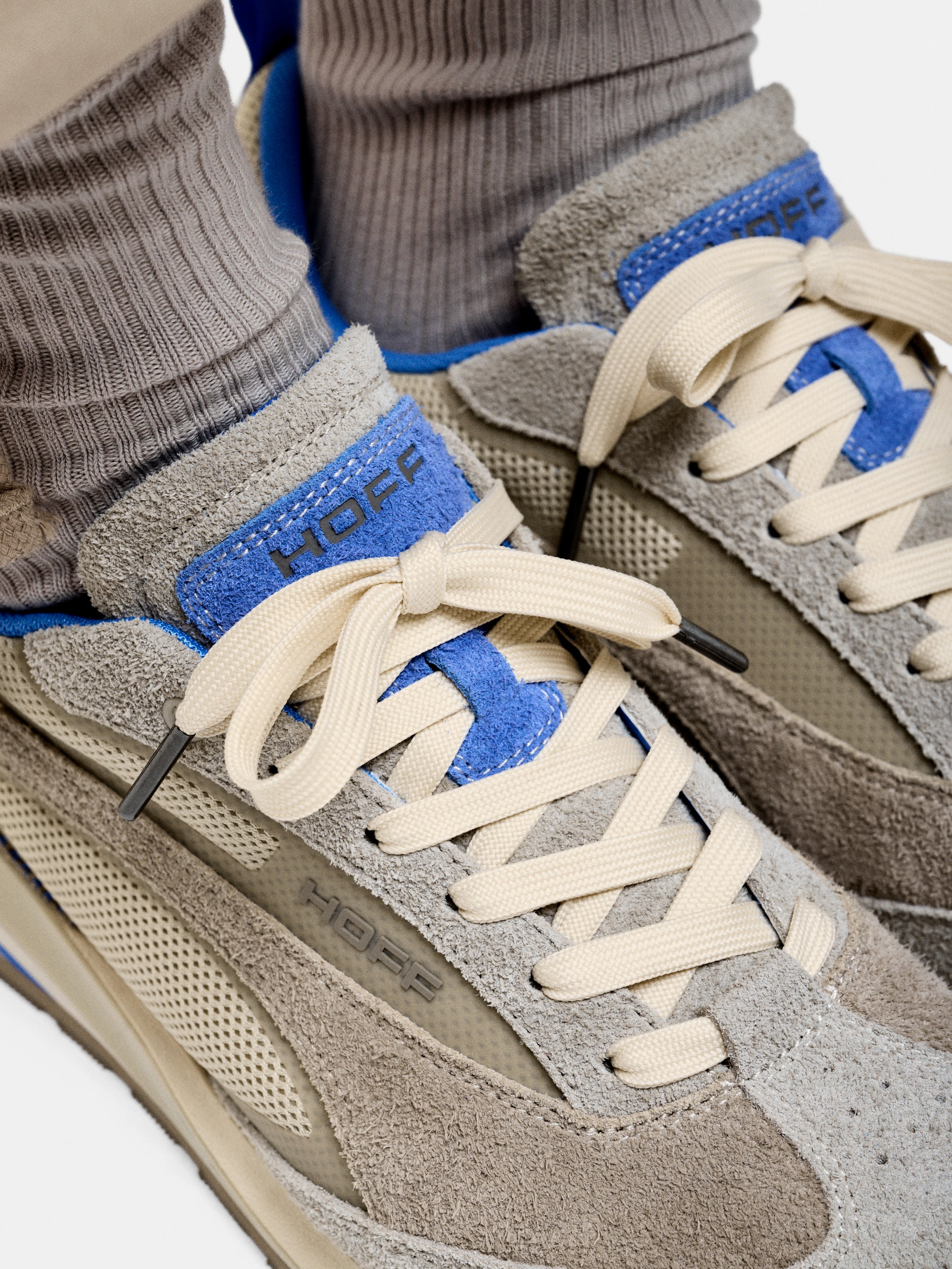 Seven Runner Light Grey