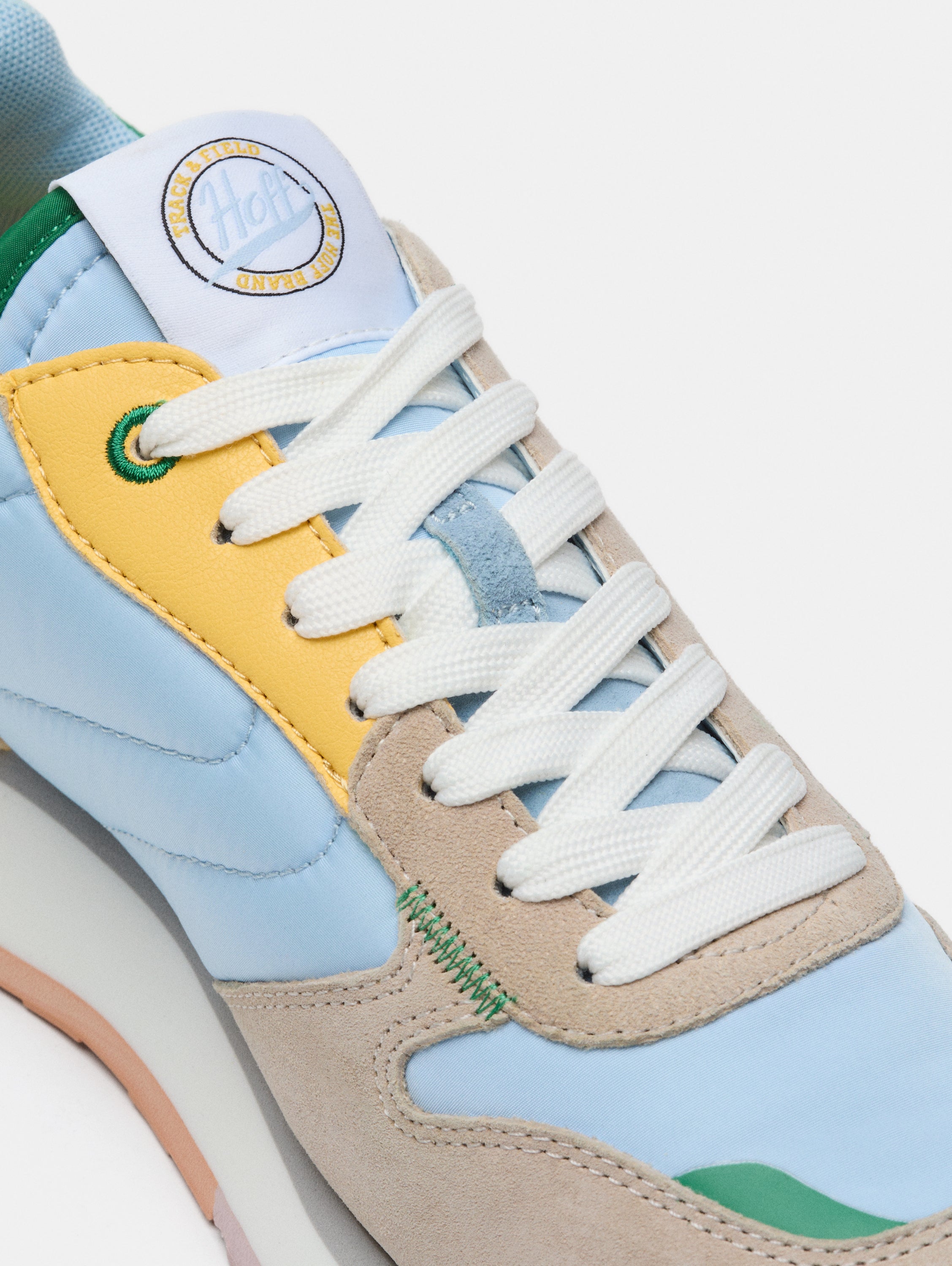 Athleisure Vibes: Hoff Sneakers with Leggings