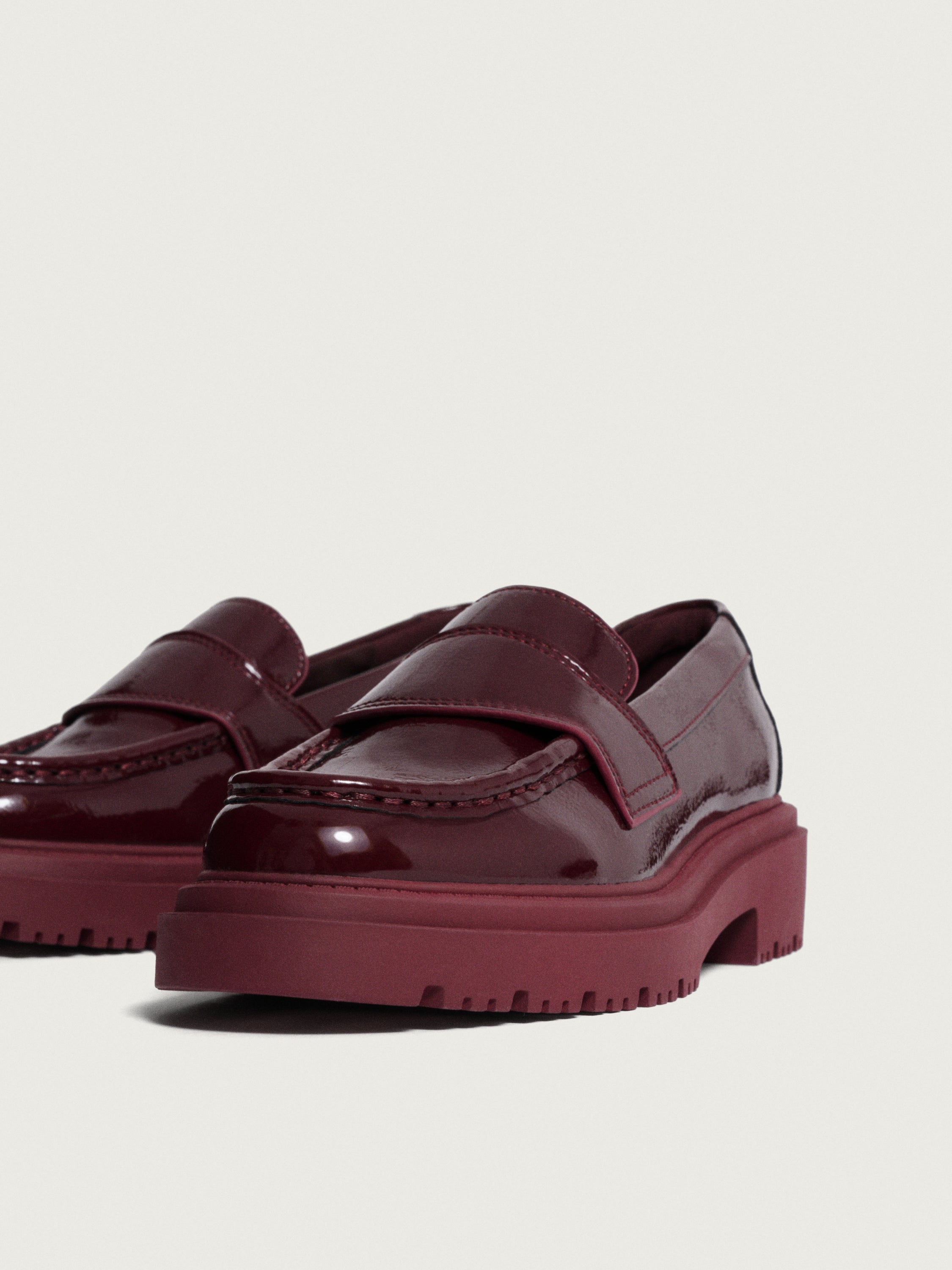 SCHOOL WINE LOAFER