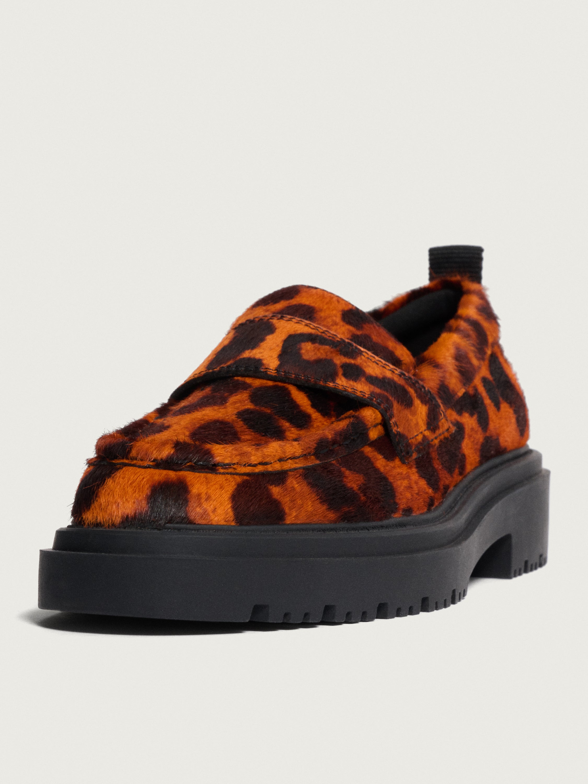 SCHOOL ANIMAL PRINT ORANGE LOAFER