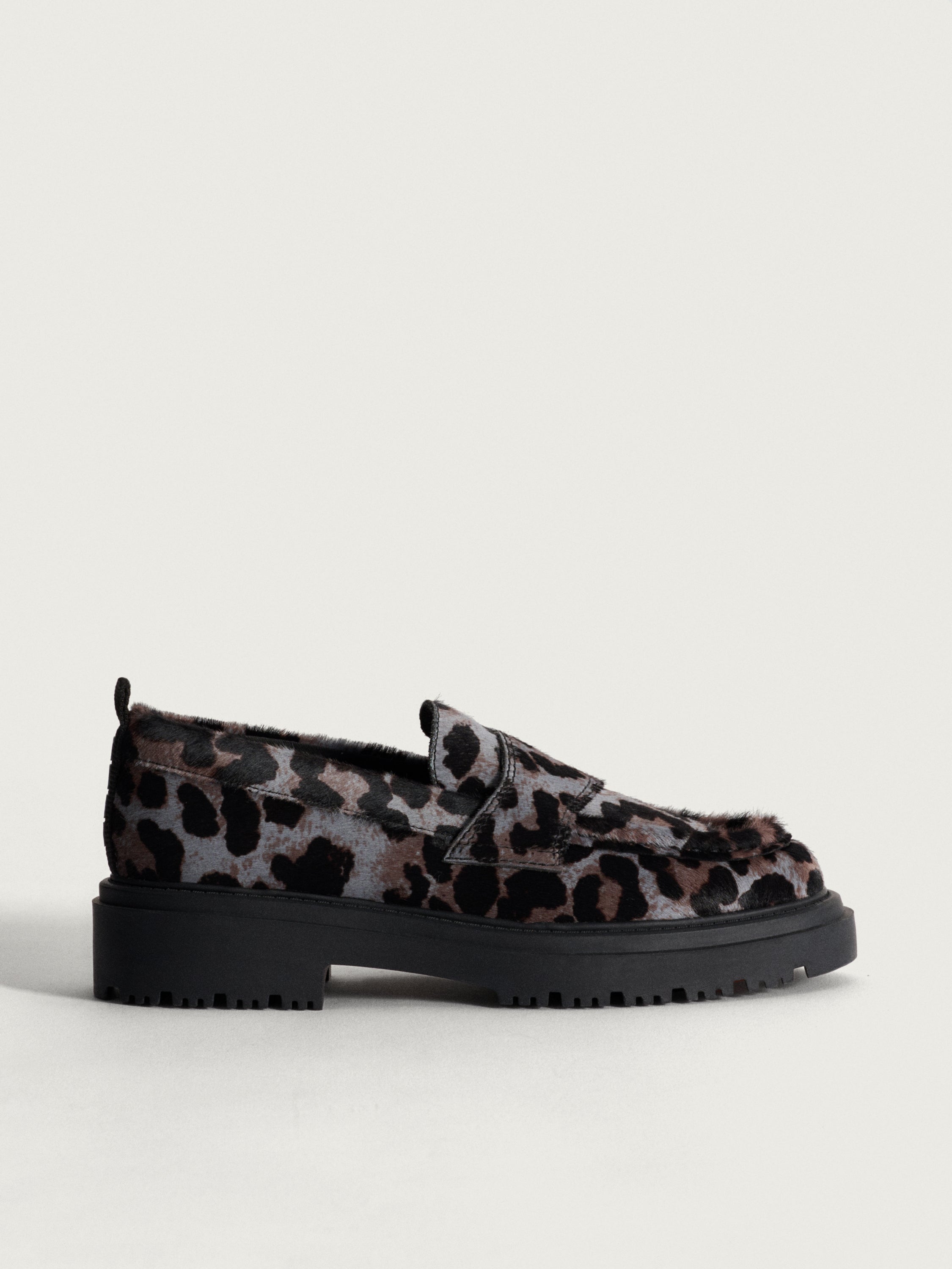 SCHOOL ANIMAL PRINT GREY LOAFER