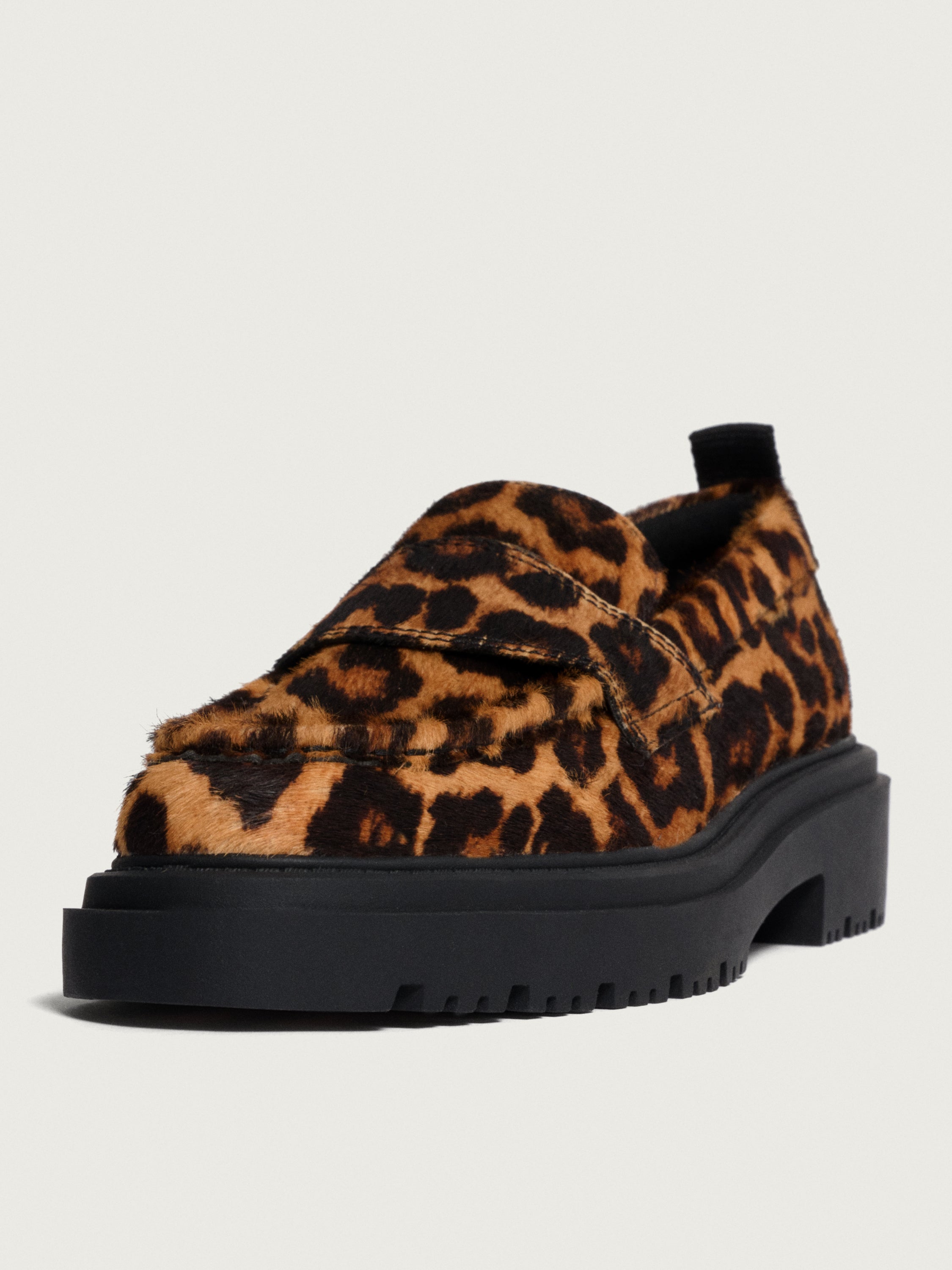 SCHOOL ANIMAL PRINT BROWN LOAFER