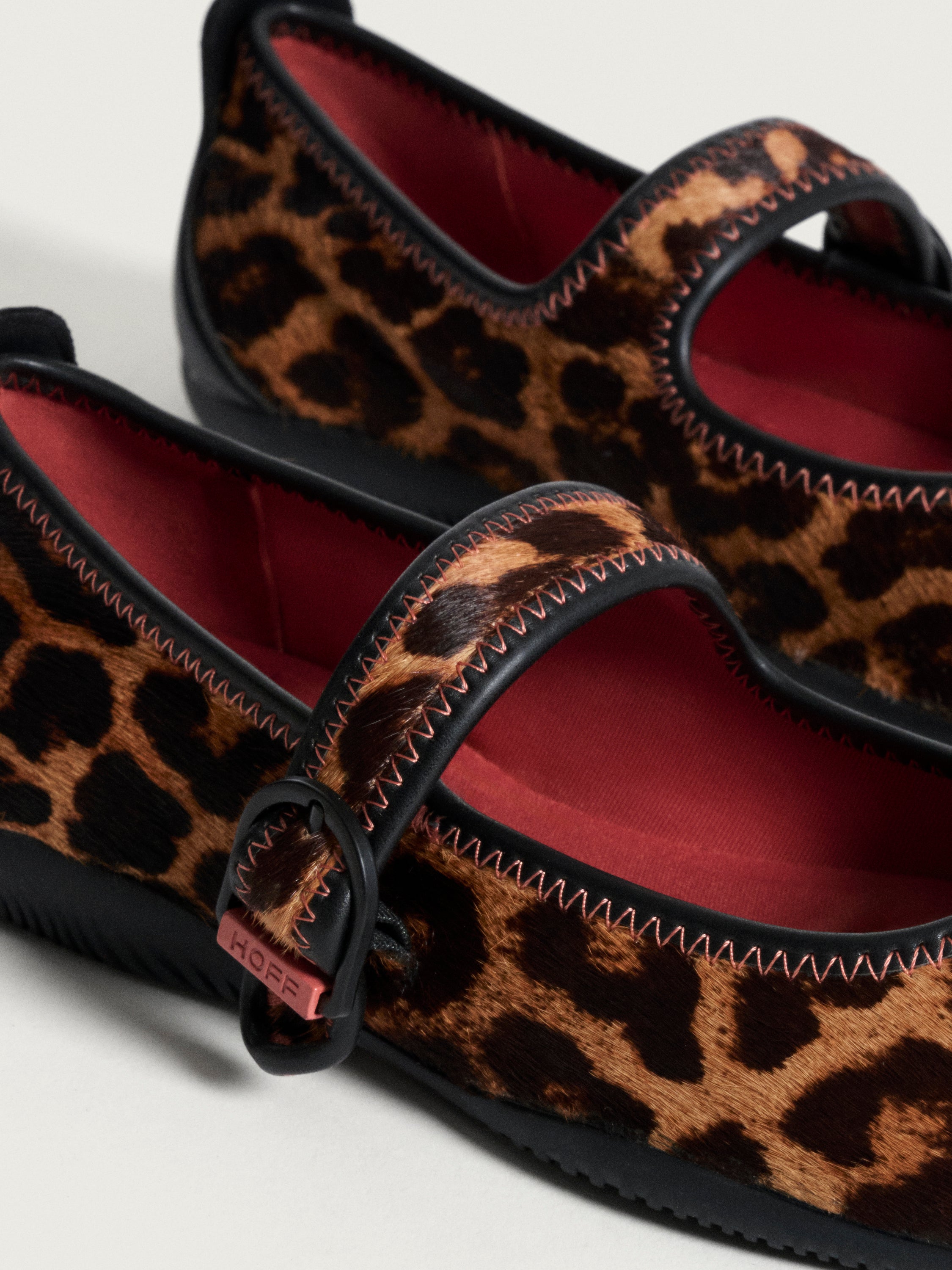 MARY JANE SCALA ANIMAL PRINT MARRÓN