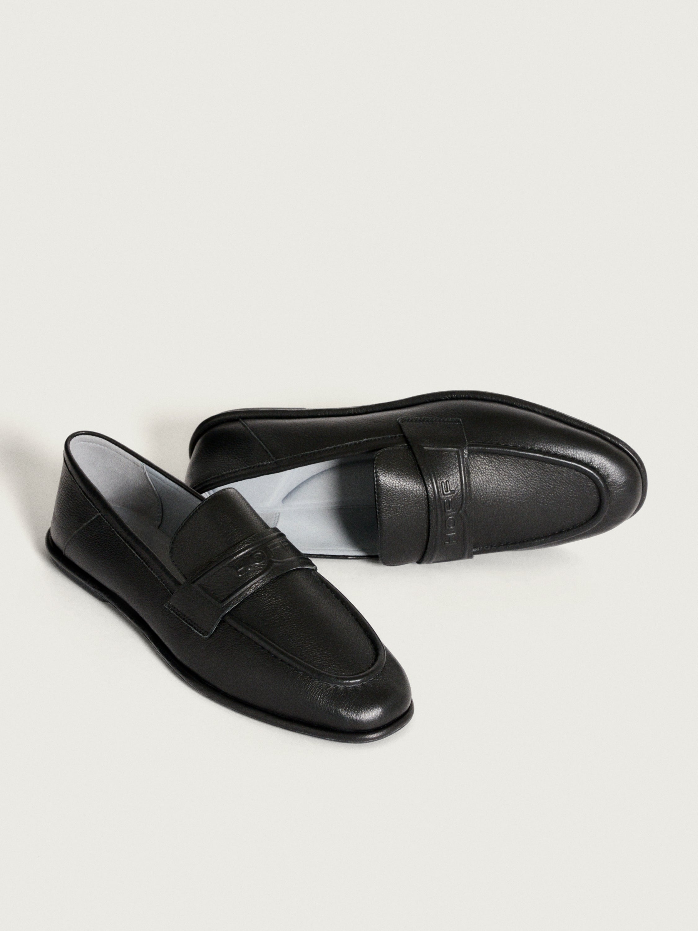 APOLLO BLACK LOAFER