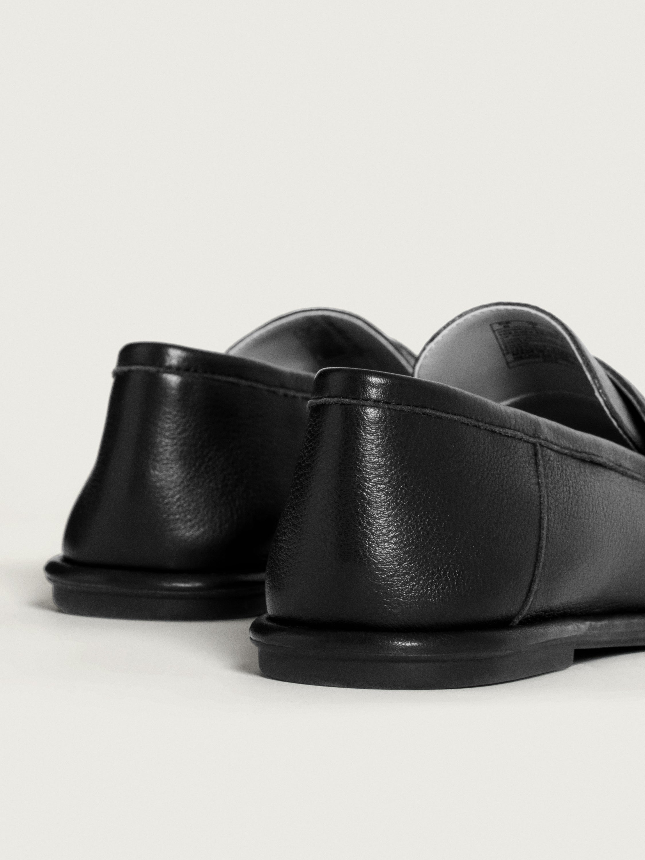 APOLLO BLACK LOAFER