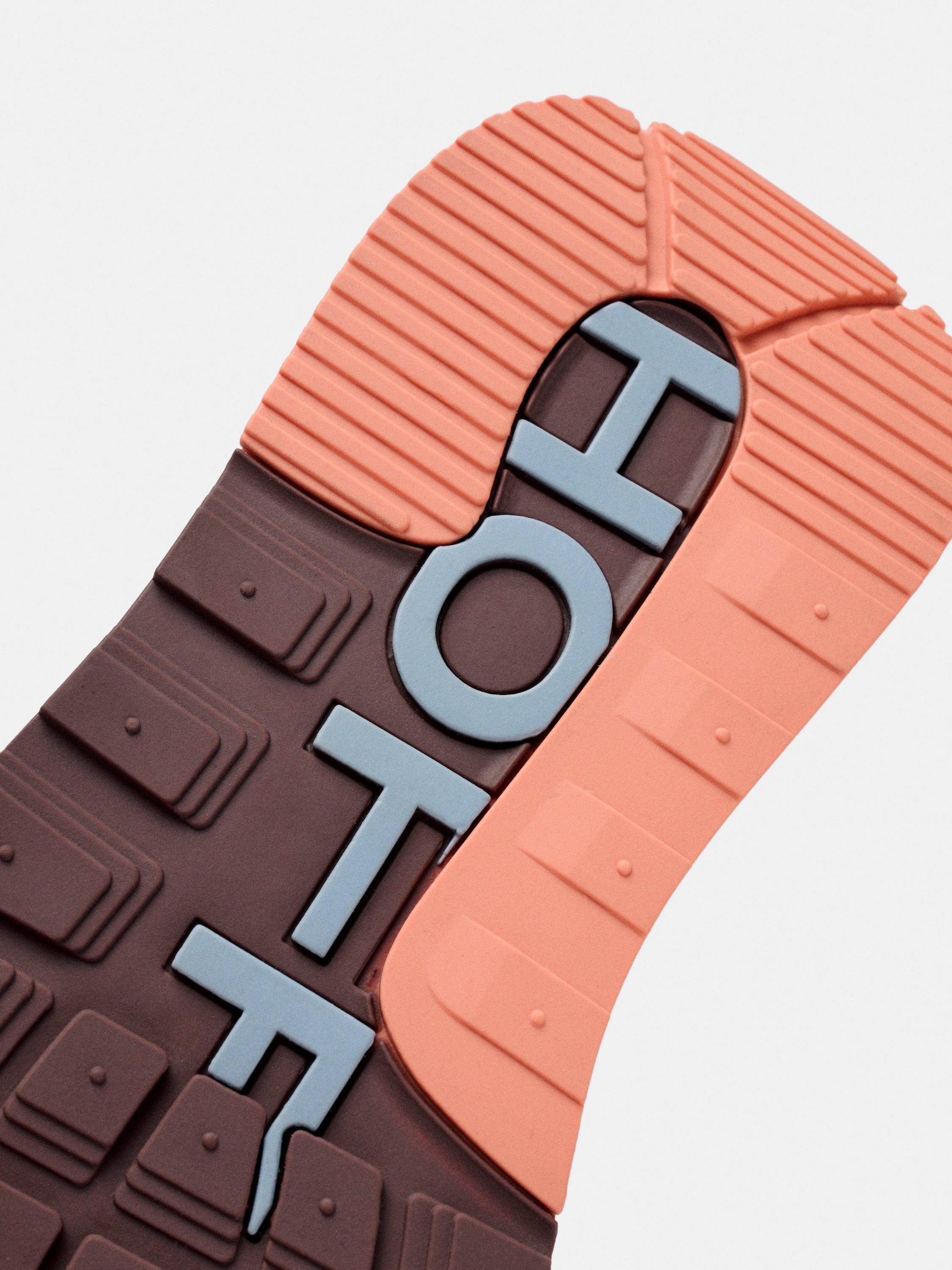 TRACK & FIELD KHAKI WOMAN