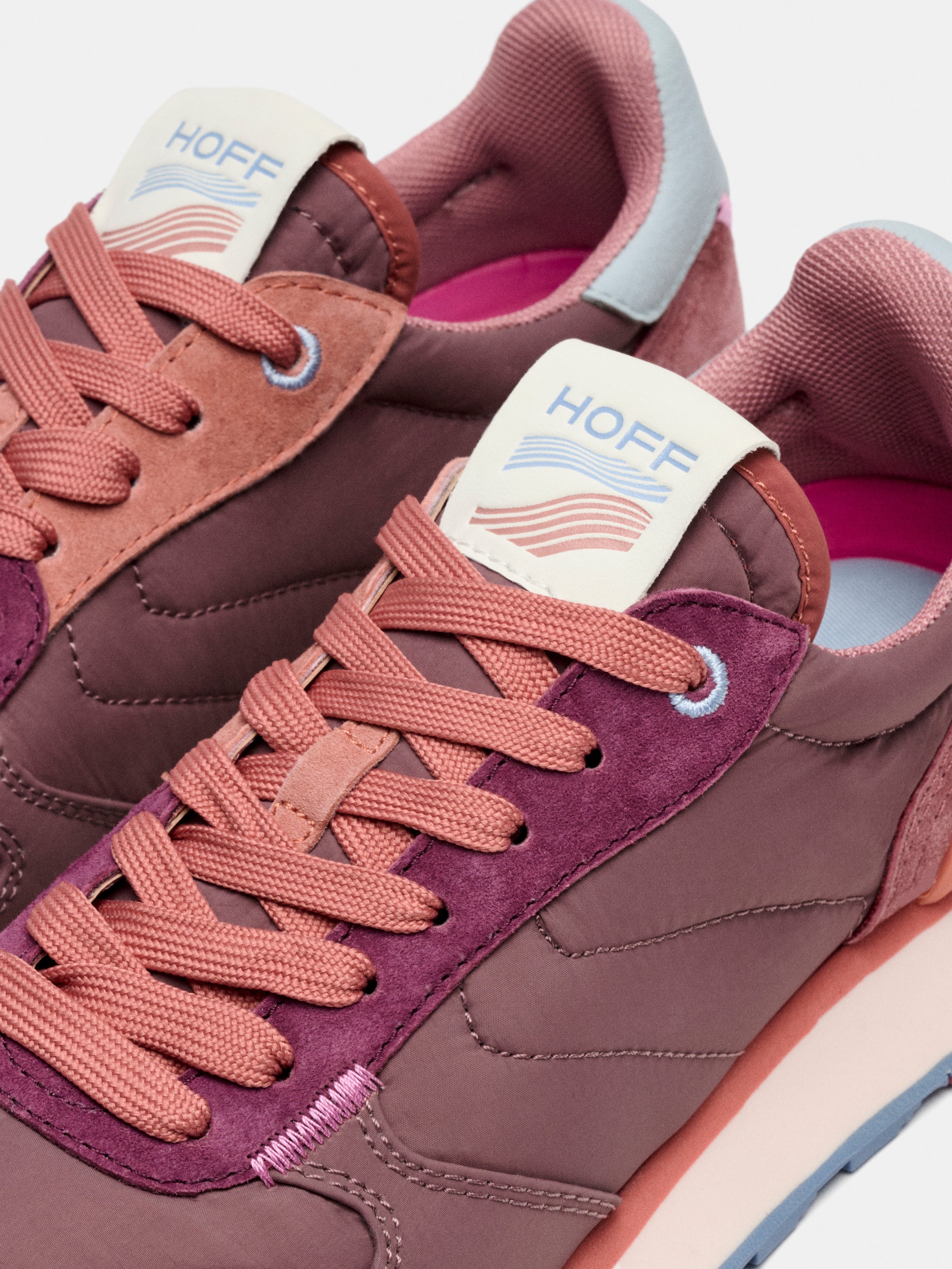 TRACK & FIELD BURGUNDY WOMAN