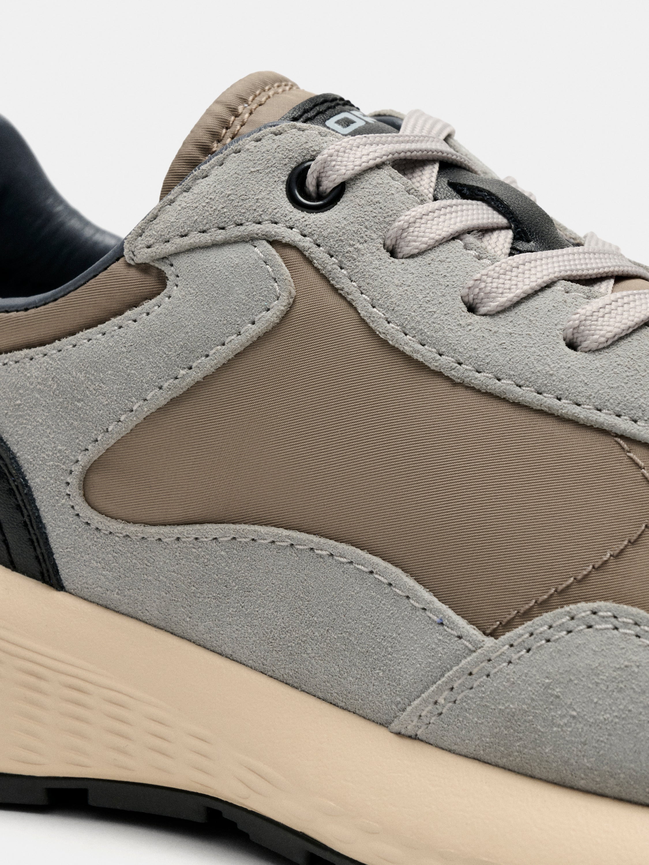 City MKII Dark Grey Woman