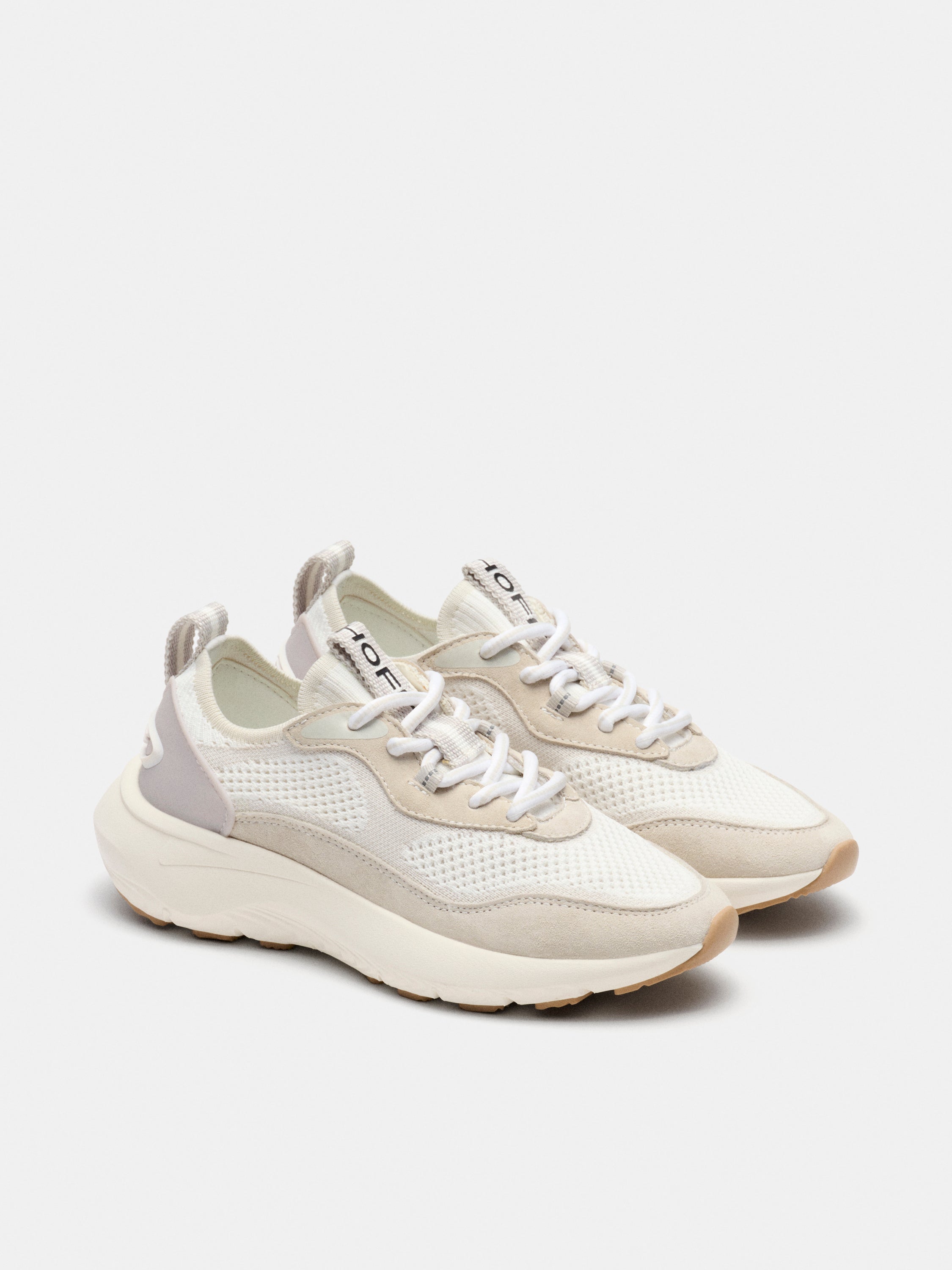 Traveller Off White